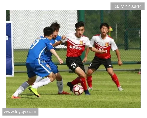 重庆足球队在精英赛中的耐力表现分析与启示